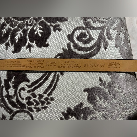 Liz Claiborne belt - Picture 2 of 9